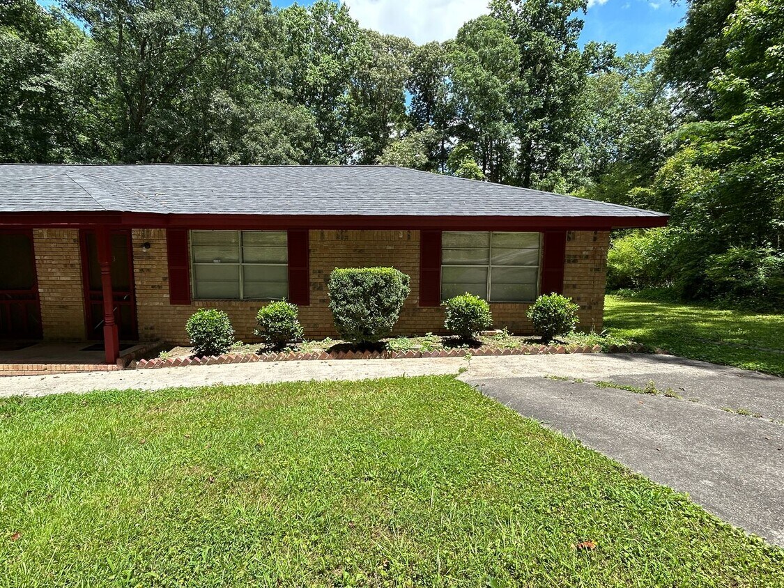 Foto principal - 6694 Maxwell Dr