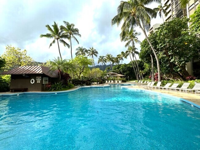 Foto del edificio - Partly Furnished 2 Bedroom, 2 Bathroom, 2 Parking (Mauna Luan Hawaii Kai)