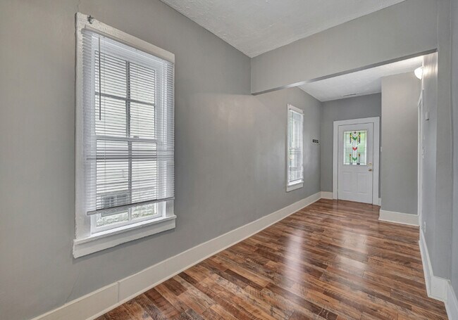 Foto del edificio - 820 Charleston St