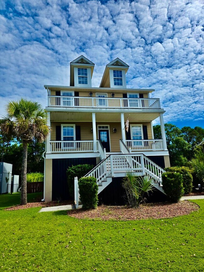 Foto del edificio - Elevated Four Bedroom in Rivertowne Country Club - Mt. Pleasant