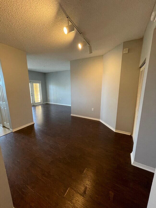 Building Photo - 10873 Windsor Walk Dr