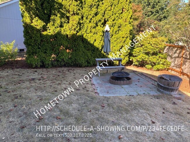 Foto del edificio - 1812 Mapleleaf Ct NE