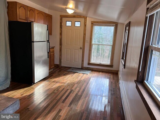 Building Photo - 1 Punte Ln