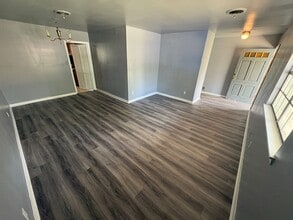 Building Photo - 9437 Garfield Dr