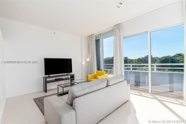 Foto del edificio - 3250 Grand Ave