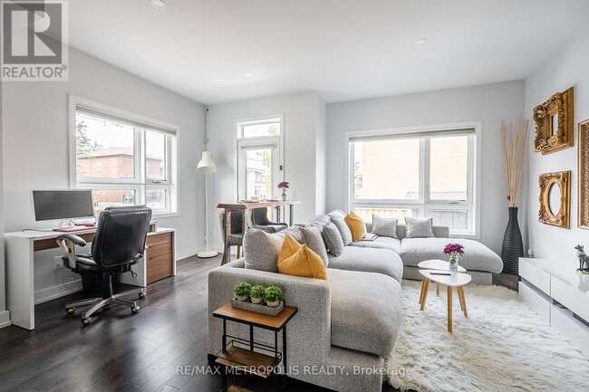 Photo du bâtiment - 27 Thornton Ave