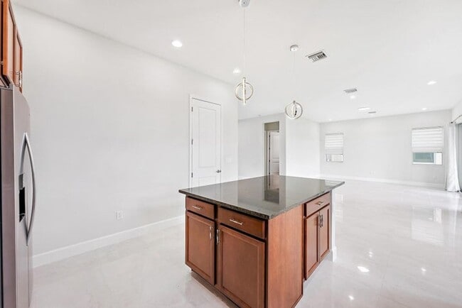 Building Photo - 5432 Pecan Dr