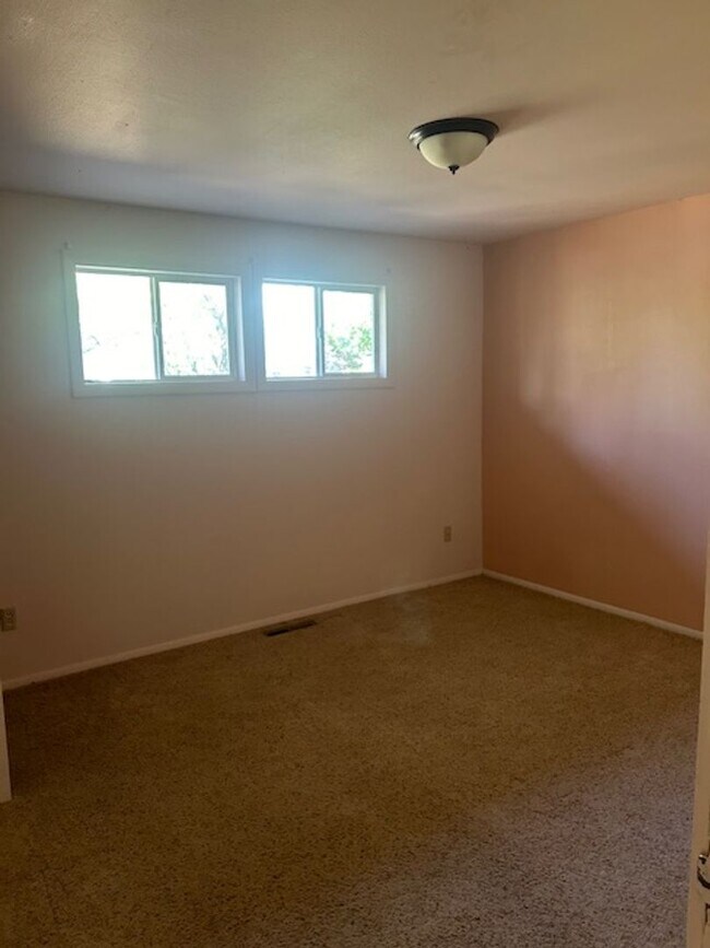 Foto del edificio - Burlington Duplex