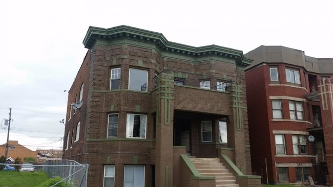 Building Photo - 311 E Edsel Ford Fwy