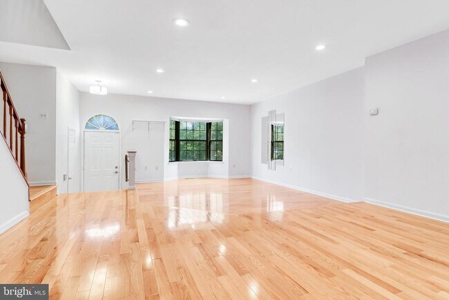 Building Photo - 3964 Rosebay Ct