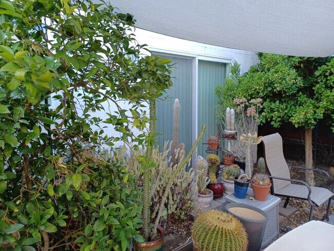 puerta corrediza - 7649 Beckett St