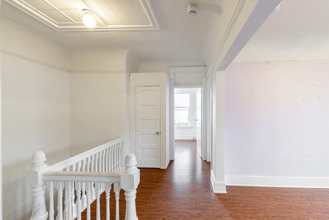 Building Photo - 4604 Lexington Ave