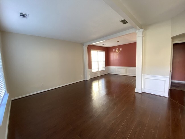 Foto del edificio - Beautiful house with finished basement