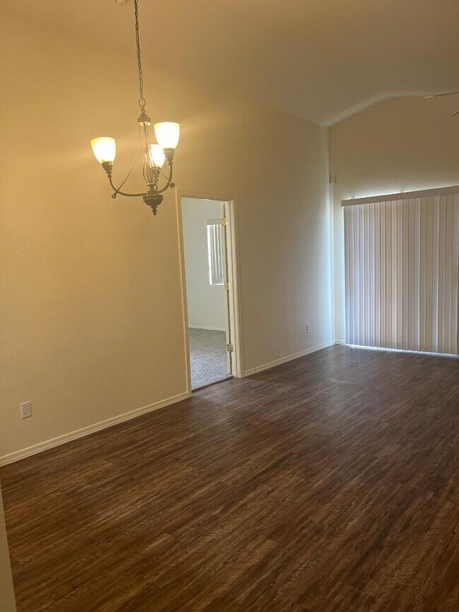 Building Photo - 2423 S Cybil Ave
