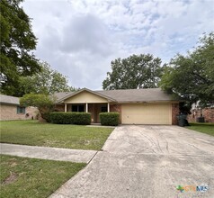 Building Photo - 1804 Fairway Dr