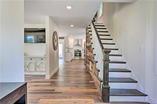 Building Photo - 207 S Plank Rd