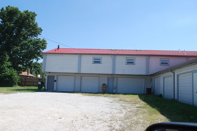 Building Photo - 1438 E Olive St