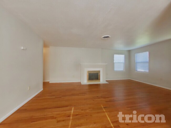 Foto del edificio - 342 Camellia Way