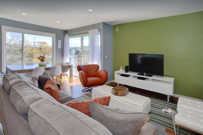 Foto del edificio - 3839 Whitman Ave N