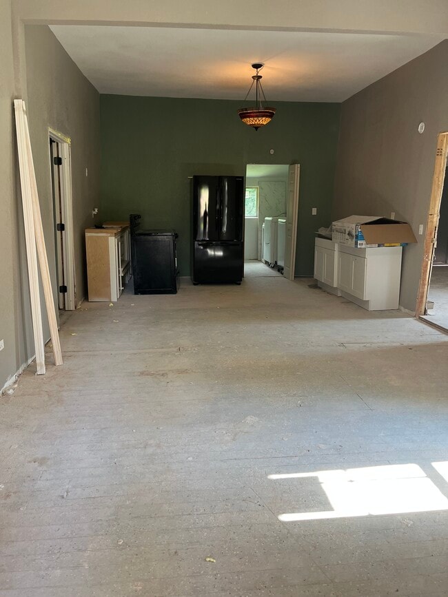 Building Photo - 2018 Pryor Ave