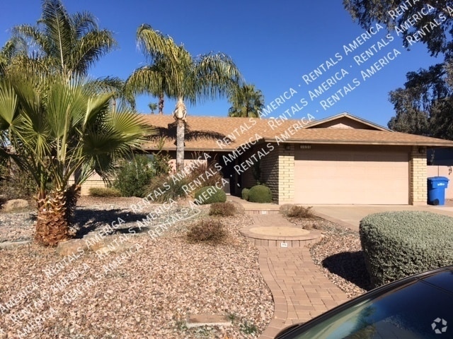 Building Photo - 5144 E Carolina Dr