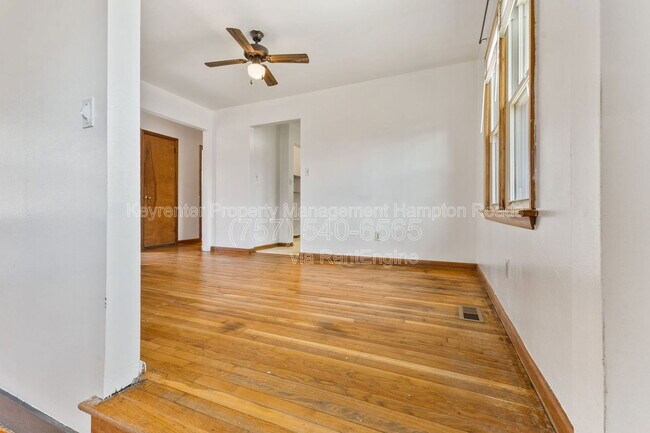 Building Photo - 606 Charlton Dr