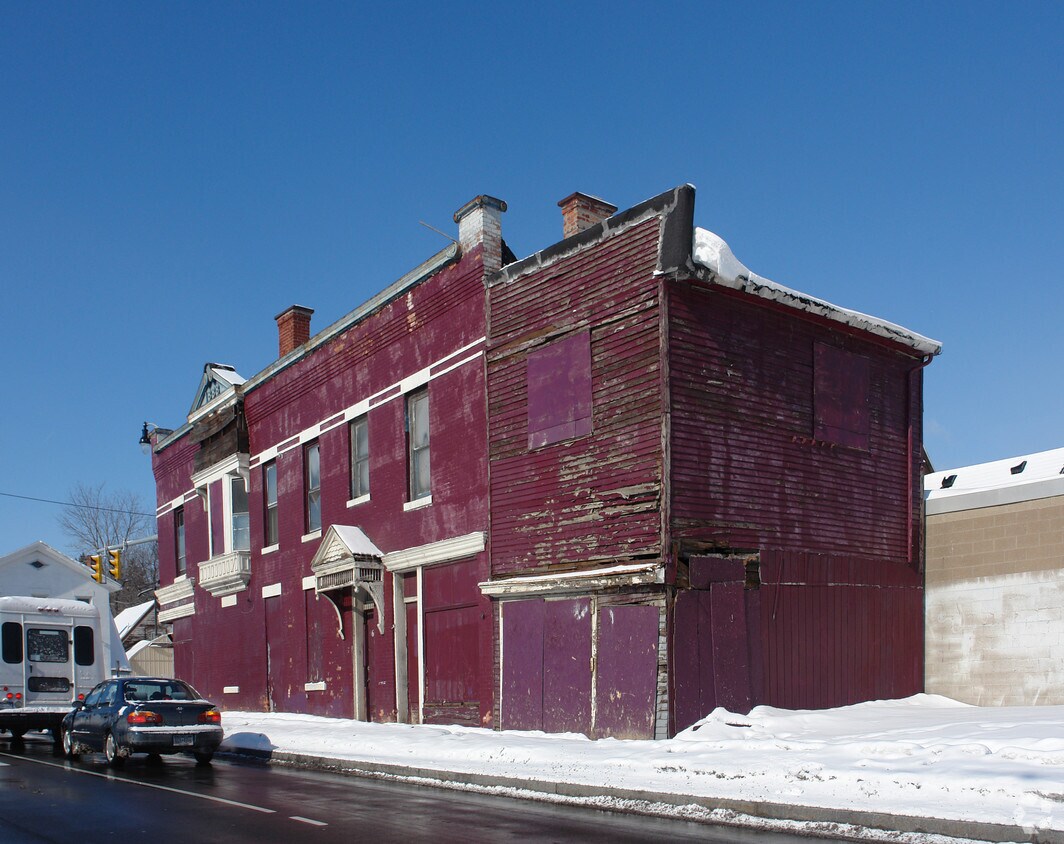 Primary Photo - 608 Clifford Ave