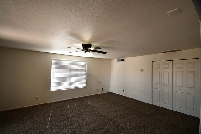 Building Photo - 3 bed 2 bath home in Mesa $1850 per mo plu...