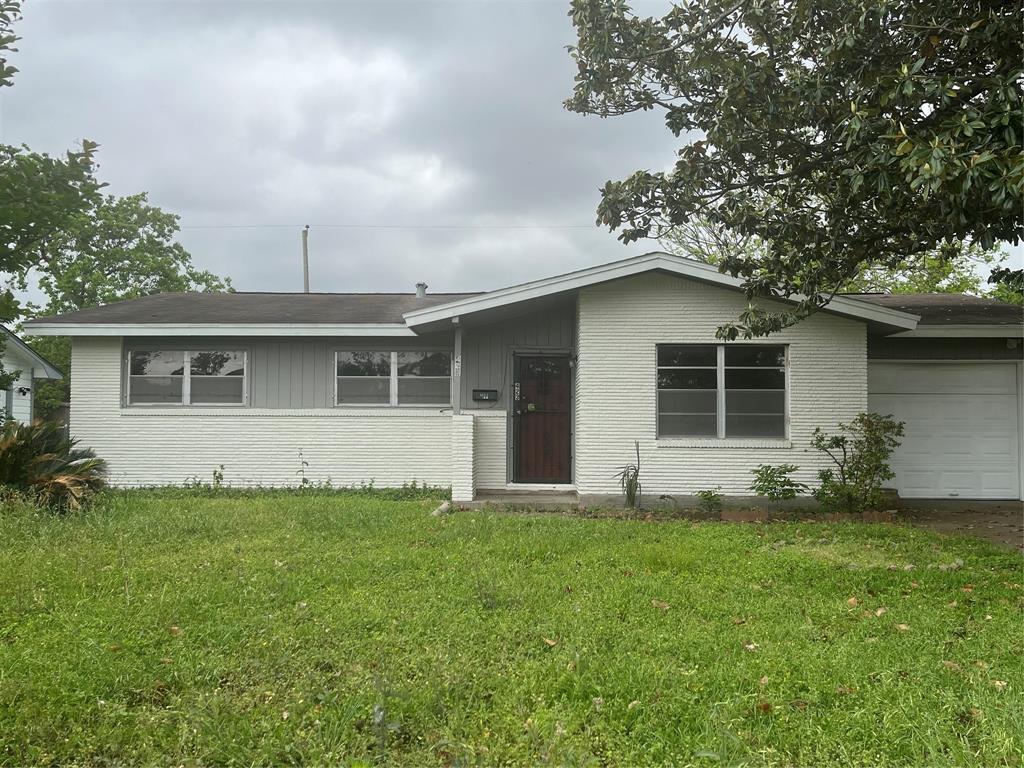 Primary Photo - 423 W Troy Rd