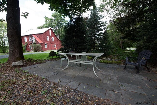Building Photo - 963 Rte 9W