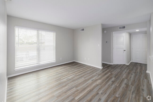 3BR, 2BA - 1150SF - Sala de estar - Highline