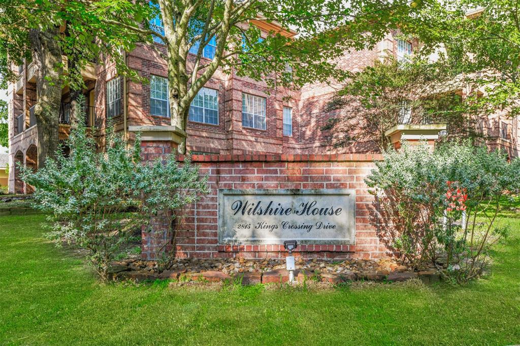 Foto principal - 2815 Kings Crossing Dr