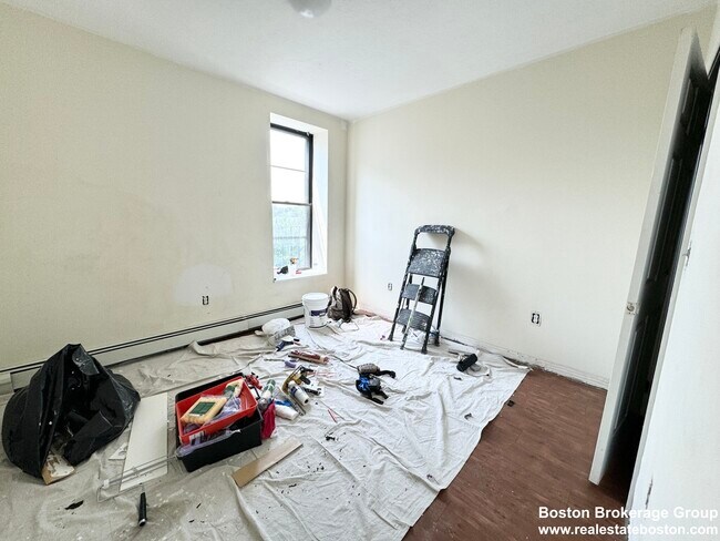 Building Photo - 13 Ruggles St