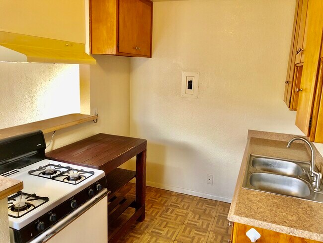 Foto del edificio - 8642 Stanford Ave