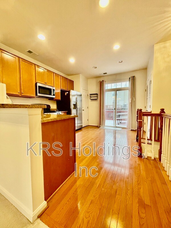 Building Photo - 15706 John Diskin Cir