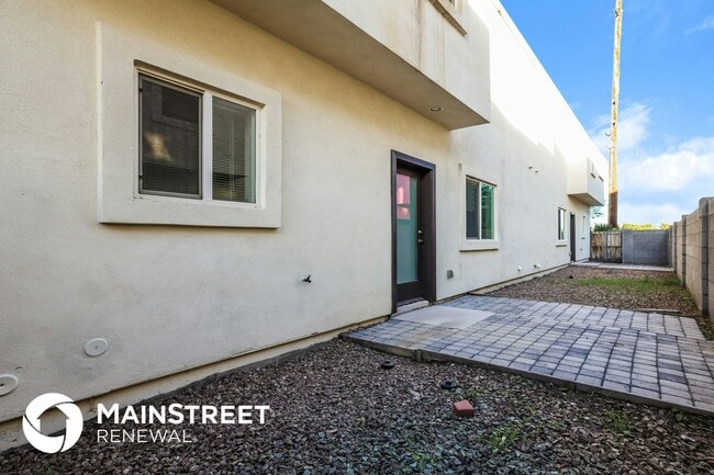 Building Photo - 2000 N 36th St