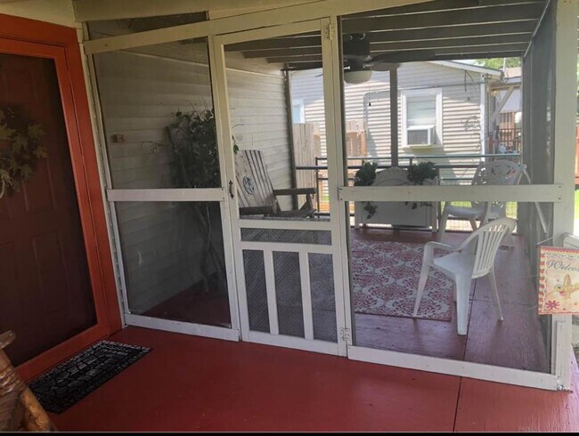 Foto del edificio - 338 Tennyson St