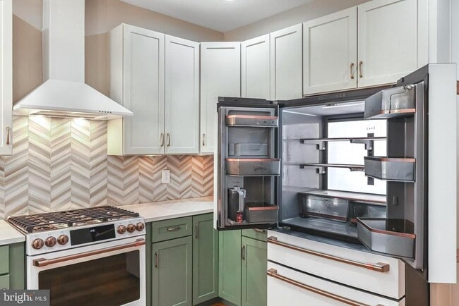 Foto del edificio - 2205 Richmond Hwy