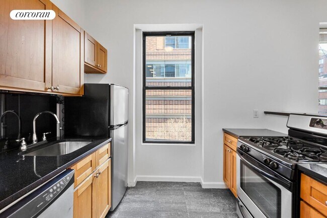 Foto del edificio - 100 W 67th St