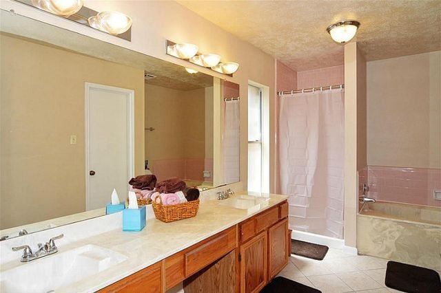 Foto del edificio - 4823 Pecan Grove Dr