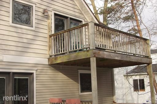 Building Photo - 306 Beakes St