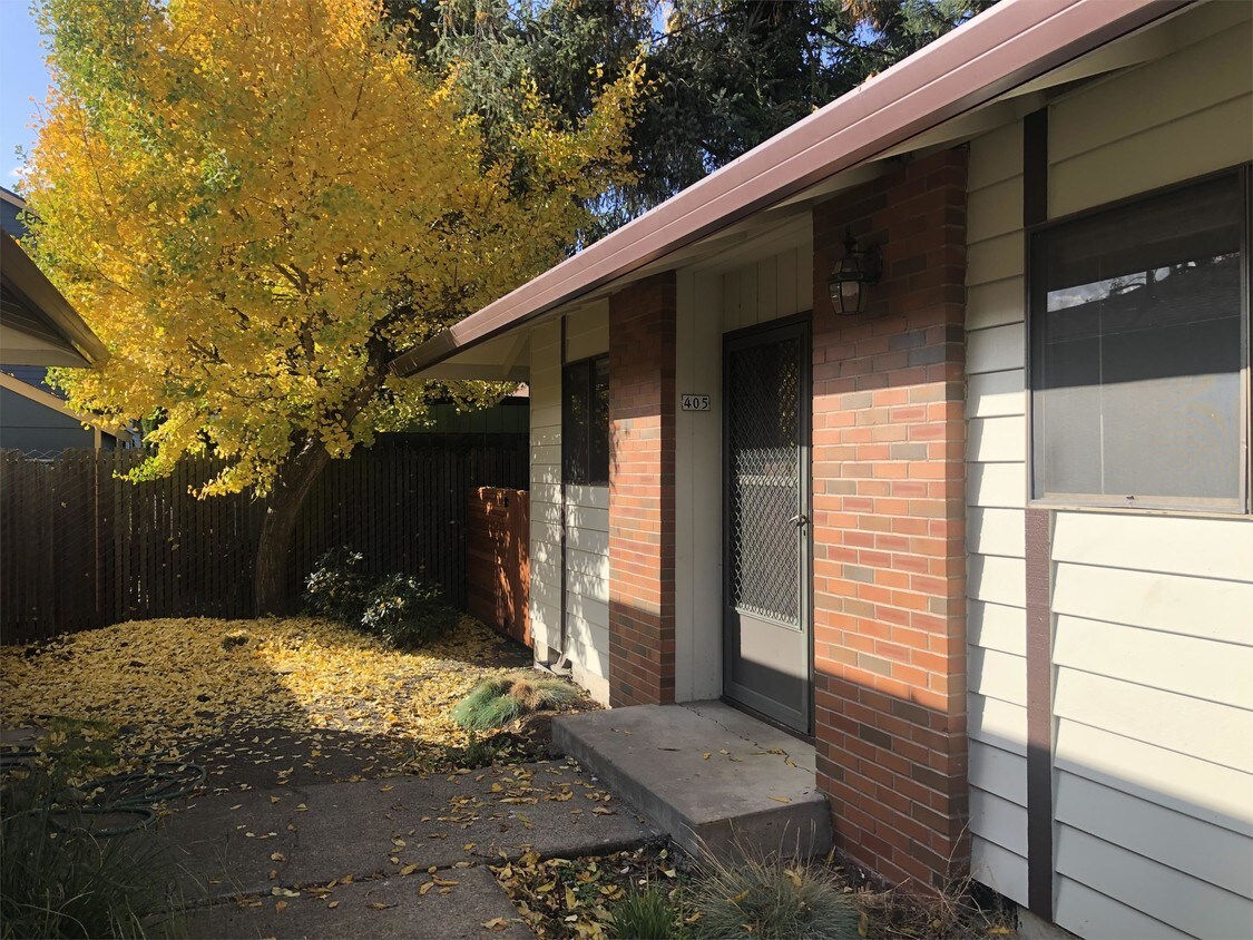 Primary Photo - 405 SE 88th Ave
