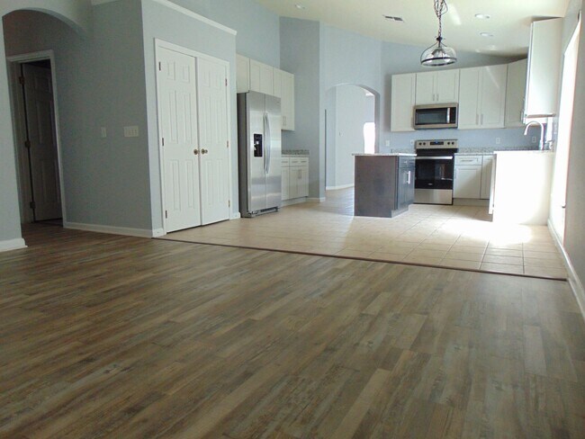 Building Photo - Cypress Reserve 4 Bedroom-Kissimmee