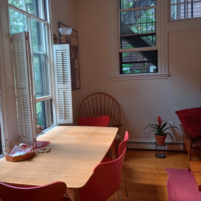 Dining area - 10 Hilliard St