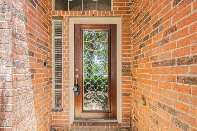Building Photo - 2502 Oakthorn Ct