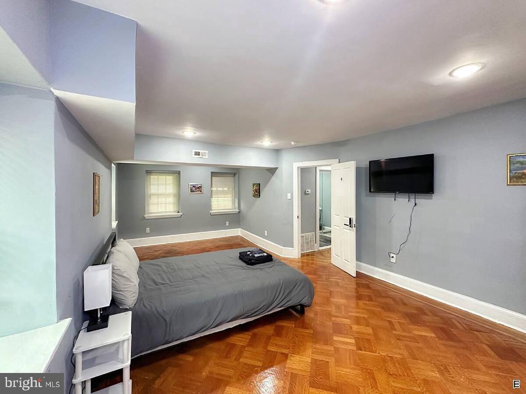 Foto principal - 5204 Overbrook Ave