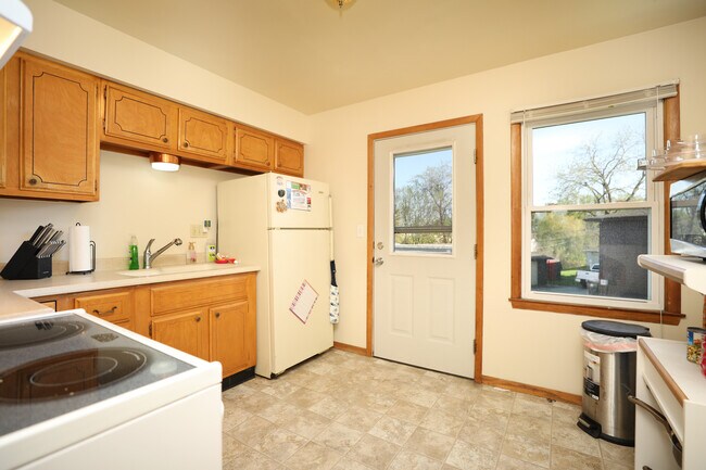 Building Photo - 938 Gay Dr