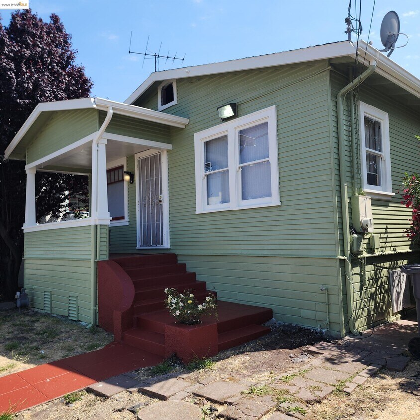 Primary Photo - 3527 Suter St