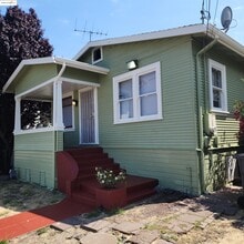 Building Photo - 3527 Suter St