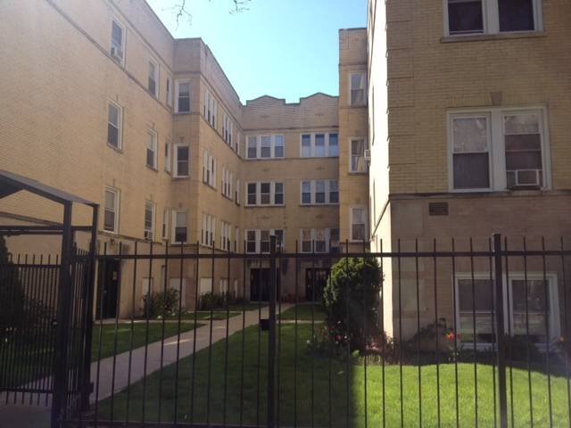 Building Photo - 6454 N Claremont Ave